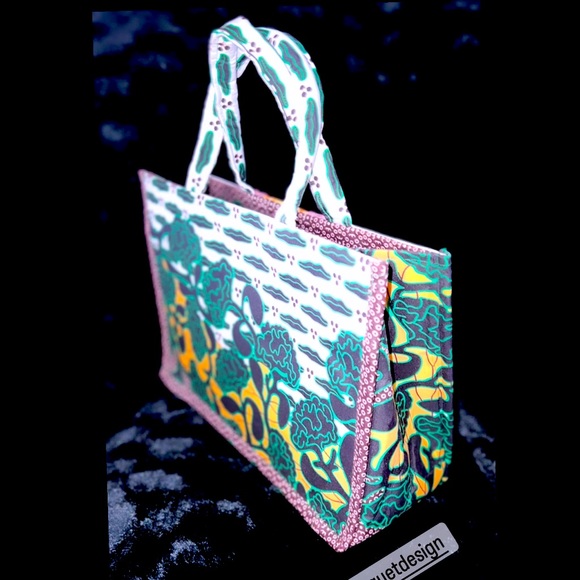 Hand Bags - Picture 4 of 4